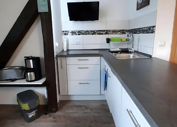 Lakeside Family Escape *