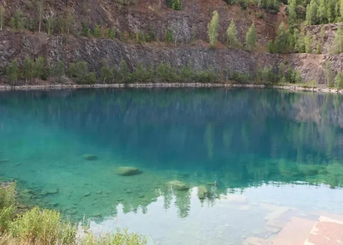 Lakeside Family Escape